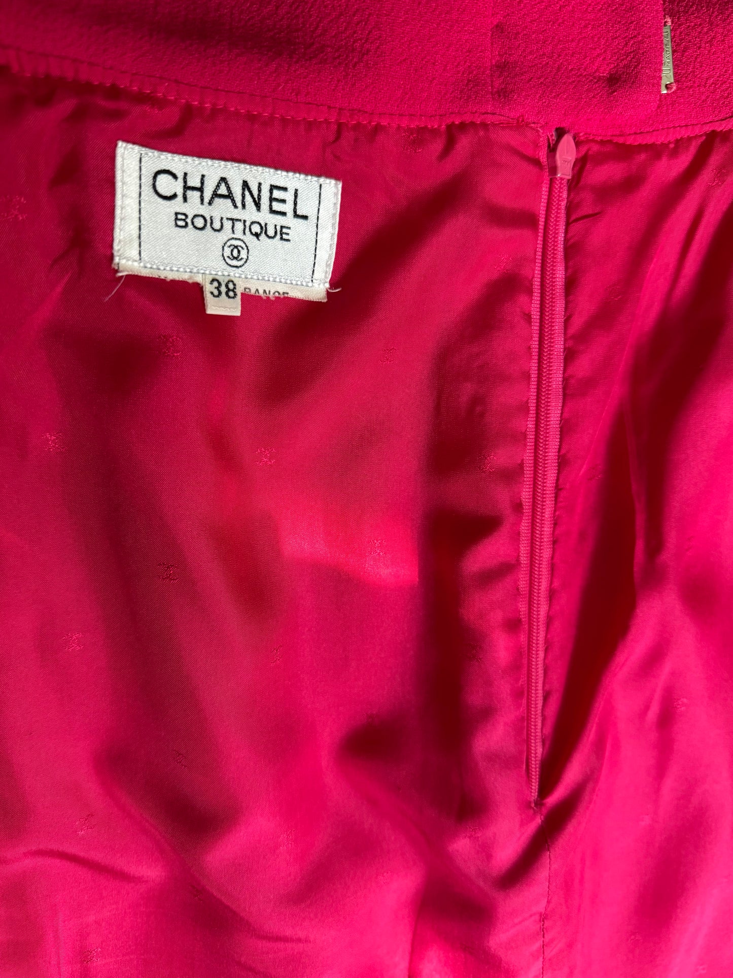 Documented Chanel AW 1991 Hip-Hope Collection Fuchsia Runway skirt suit by Karl Lagerfeld