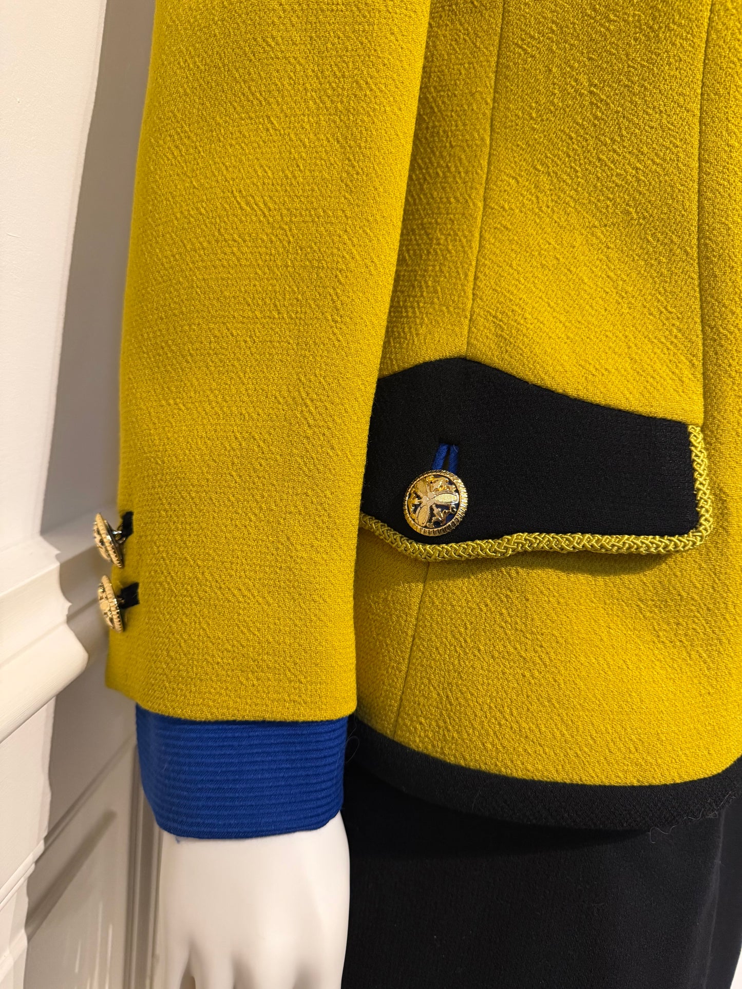 Gianni Versace Couture Autumn/Winter 1991/1992 iconic Runway skirt blazer suit