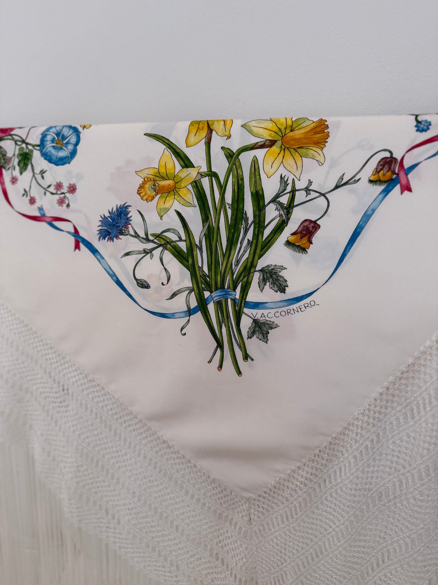 Vintage Gucci by Vittorio Accornero Flora II silk fringed shawl