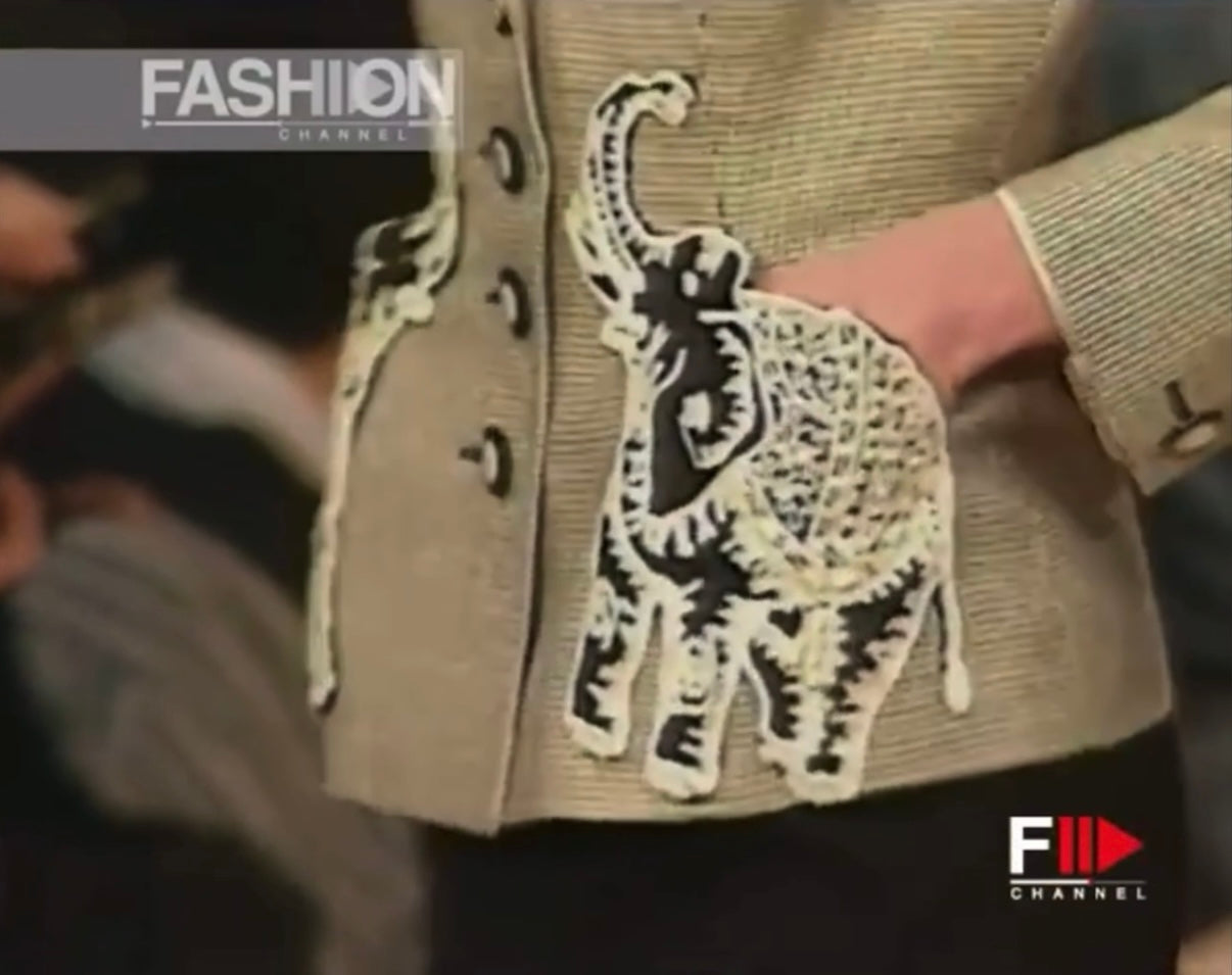 Vintage Valentino Garavani Spring/Summer 1993 amazing jacket beaded details embroidery