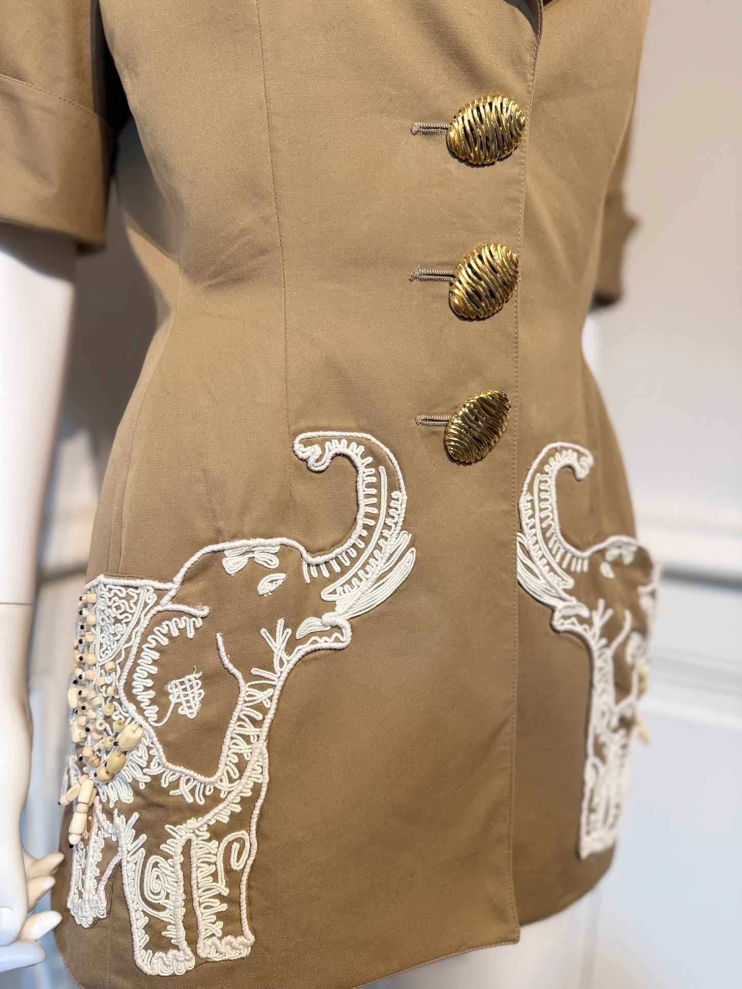 Vintage Valentino Garavani Spring/Summer 1993 amazing jacket beaded details embroidery