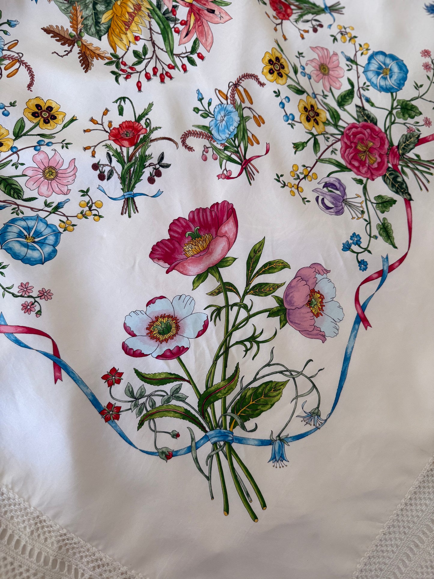 Vintage Gucci by Vittorio Accornero Flora II silk fringed shawl