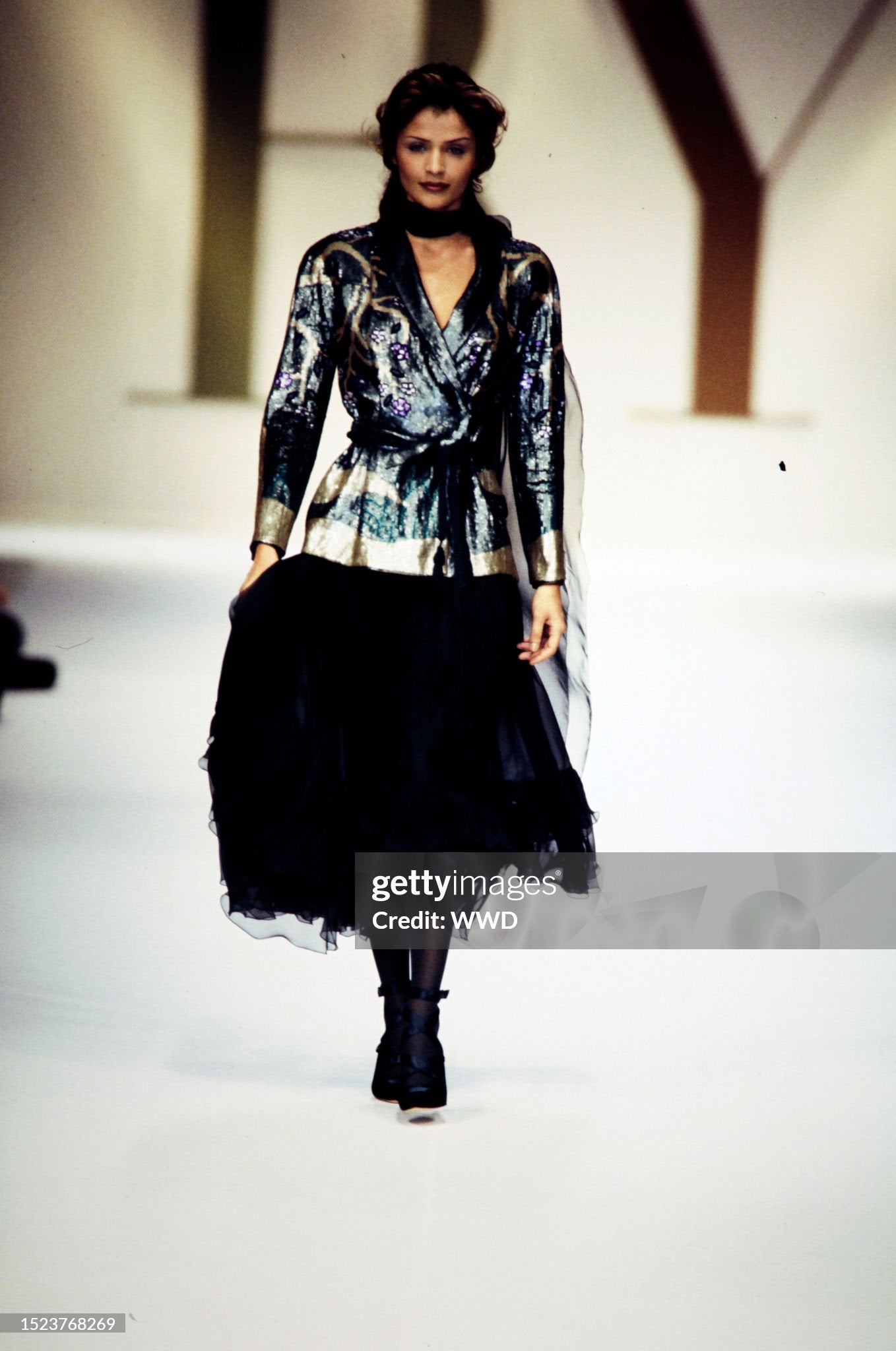 Rare Vintage Valentino Garavani AW 1993 Runway evening embroidered beaded jacket