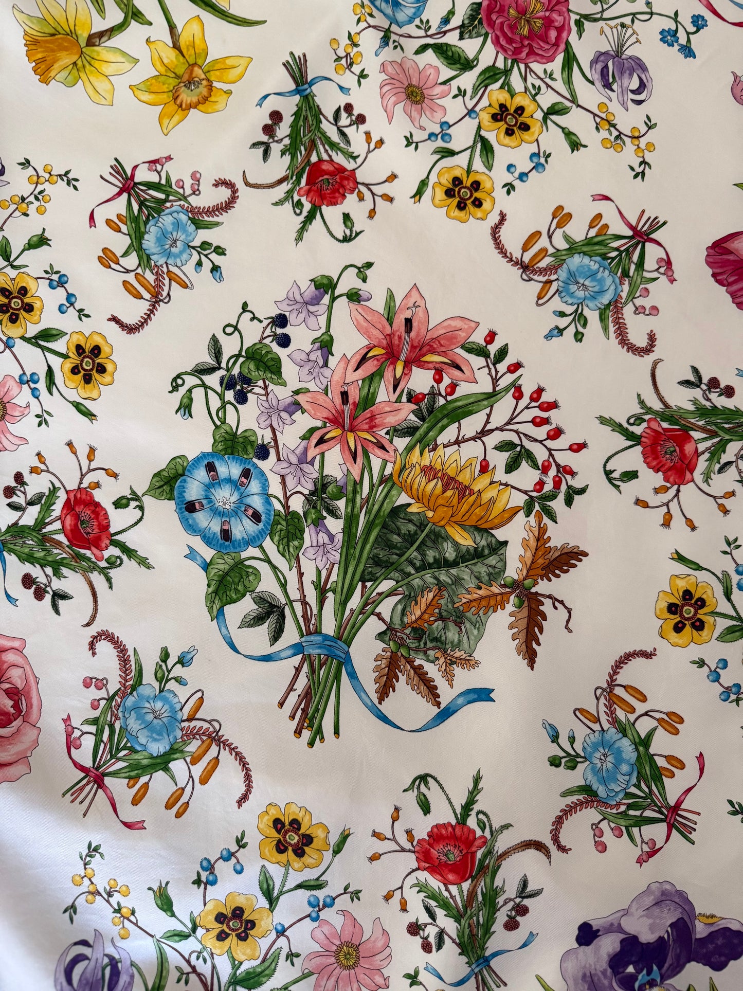 Vintage Gucci by Vittorio Accornero Flora II silk fringed shawl