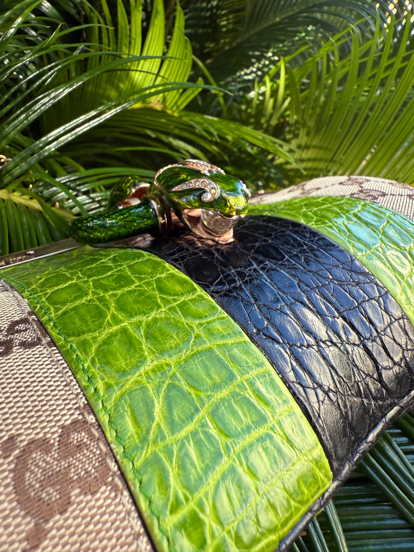 Rare Gucci Dragon clutch purse bag Runway SS 2004 by Tom Ford