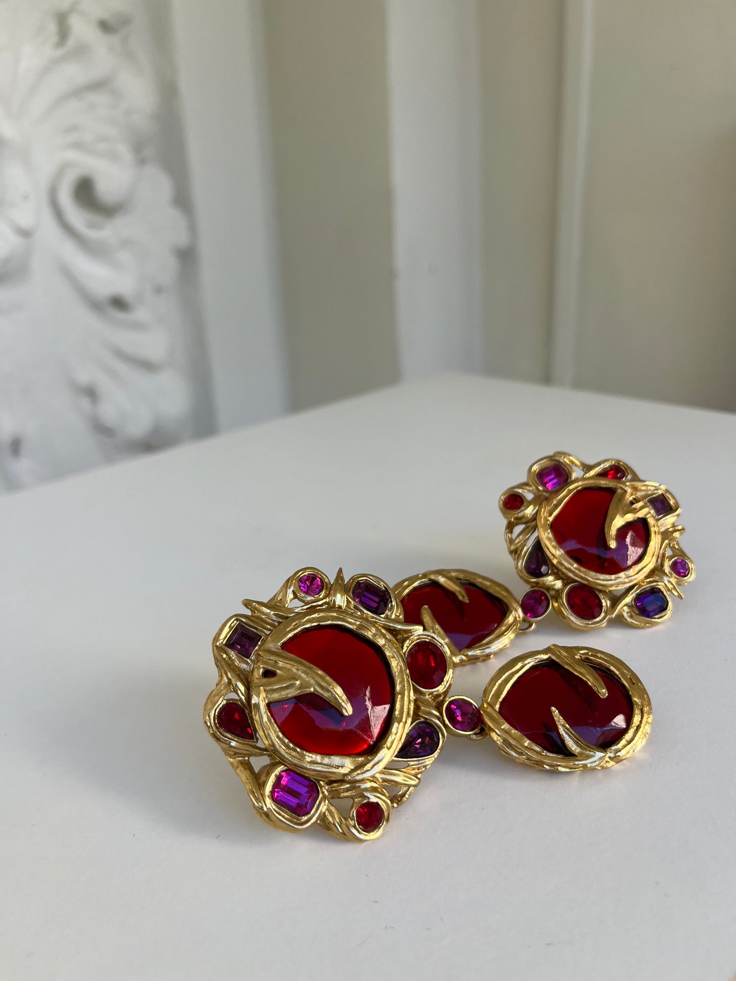 Yves Saint Laurent vintage clips on earrings « Cadix »